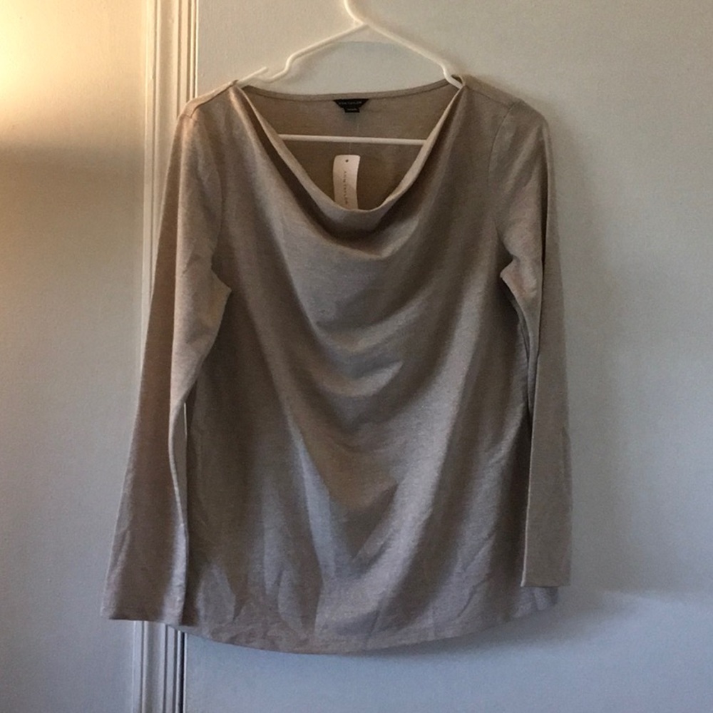 New with tags med Ann Taylor gold shimmer